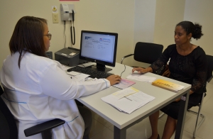 El materno se convierte en el primer hospital del país en emitir recetas médicas digitales.