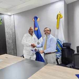 Hospital Materno Dr. Reynaldo Almánzar y UNISNORTE realizan alianza de formación académica