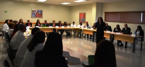 Imparten charla de inteligencia emocional al personal del hospital Reynaldo Almánzar