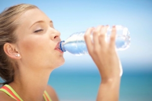 ¿Cuánta agua es necesario beber por día?