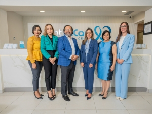 IntraCare Center y el Hospital Materno Dr. Reynaldo Almánzar firman acuerdo para ampliar servicios