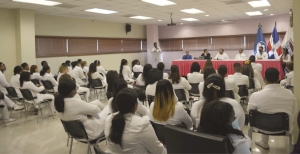 Hospital Materno Dr. Reynaldo Almánzar recibe 44 residentes médicos del Hospital de la Mujer