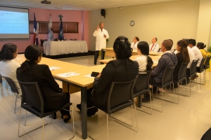 Hospital Materno Reynaldo Almánzar capacita personal sobre humanización en los servicios