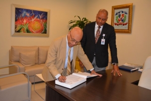 Reconocido patólogo resalta calidad de maternidad Reynaldo Almánzar